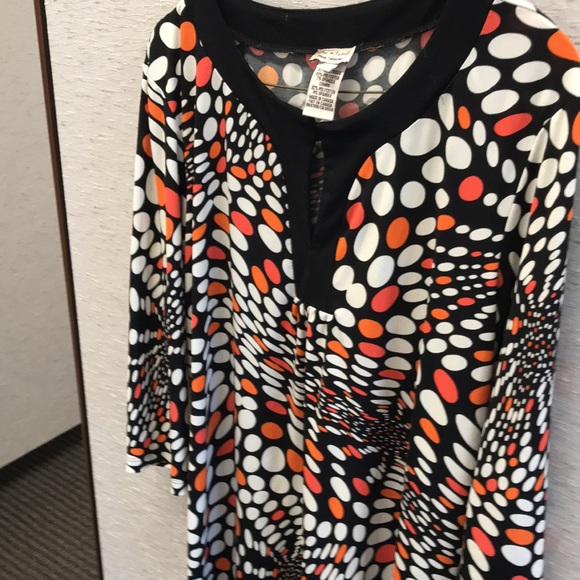 Polka dotted top - Picture 2 of 4